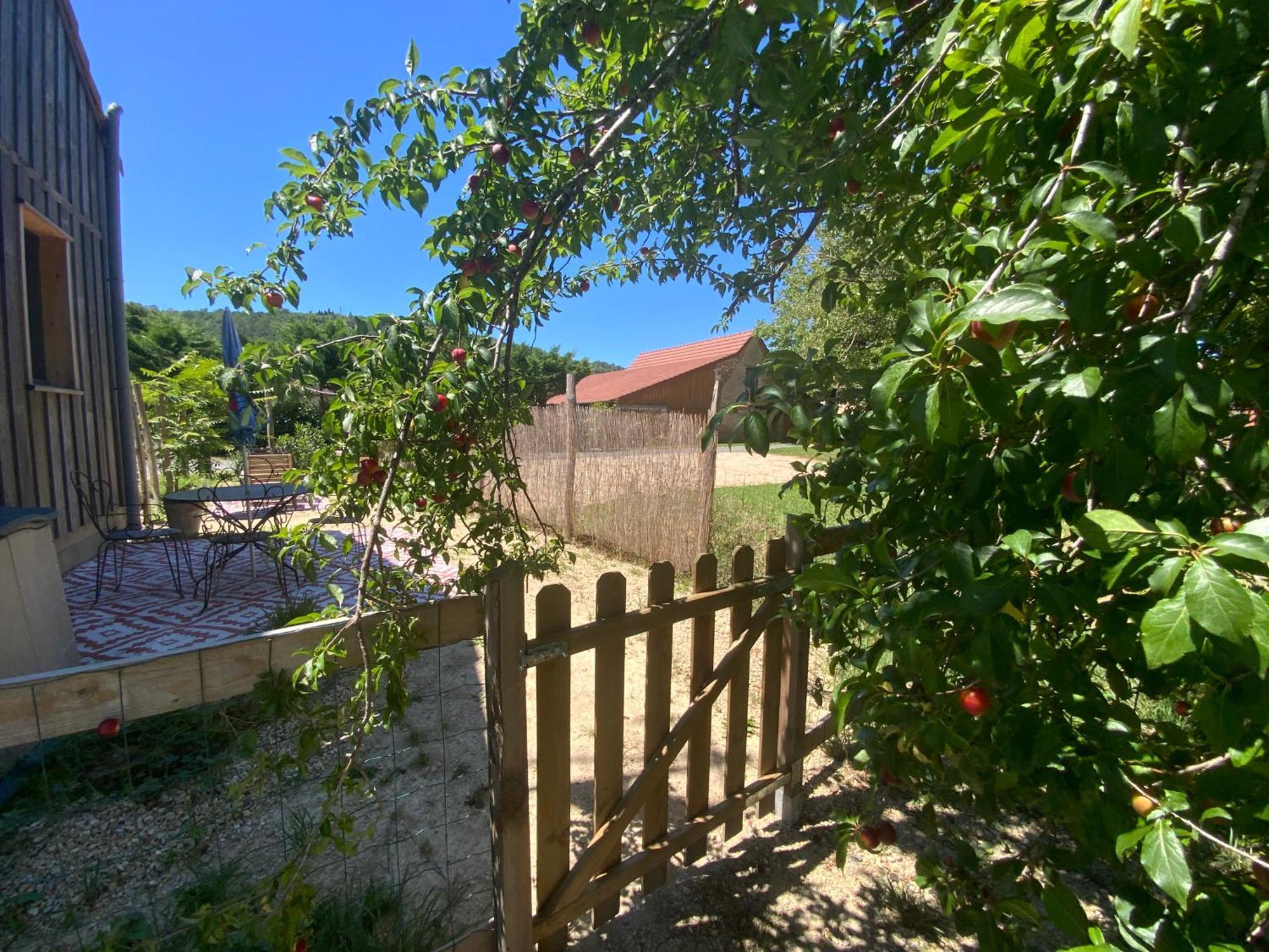 Valojoulx Gite Wildflower Lane מראה חיצוני תמונה