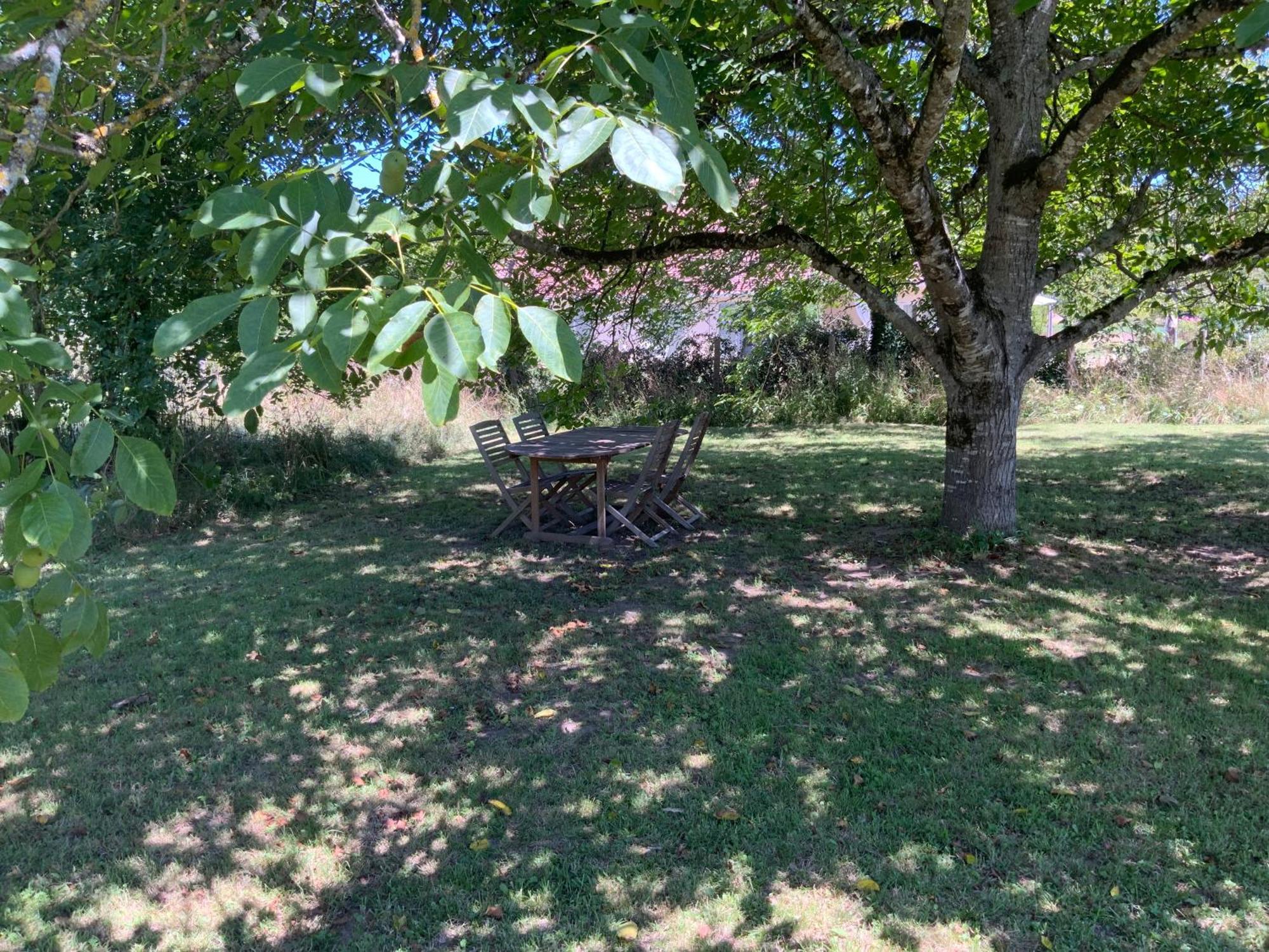 Valojoulx Gite Wildflower Lane מראה חיצוני תמונה