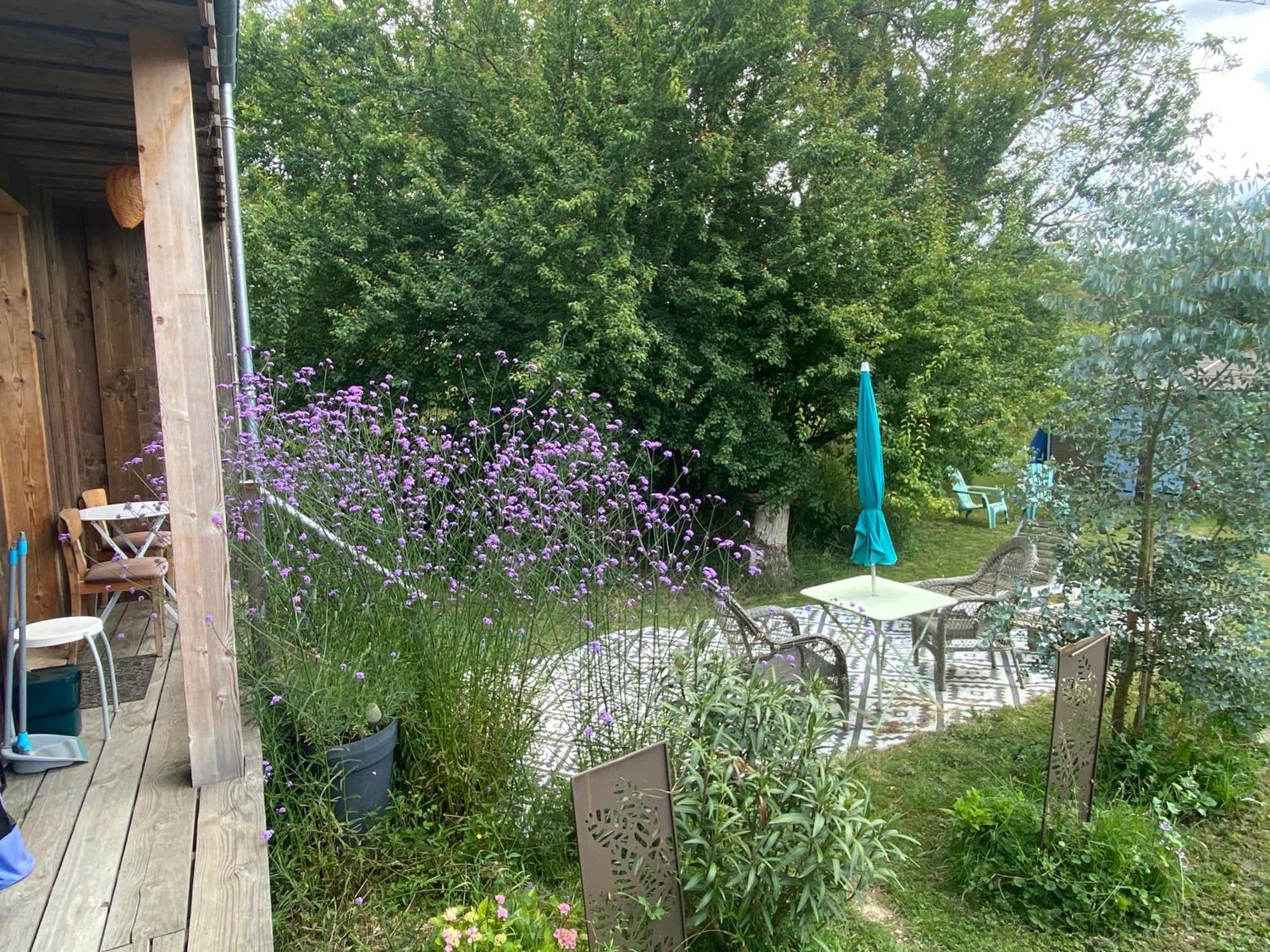 Valojoulx Gite Wildflower Lane מראה חיצוני תמונה
