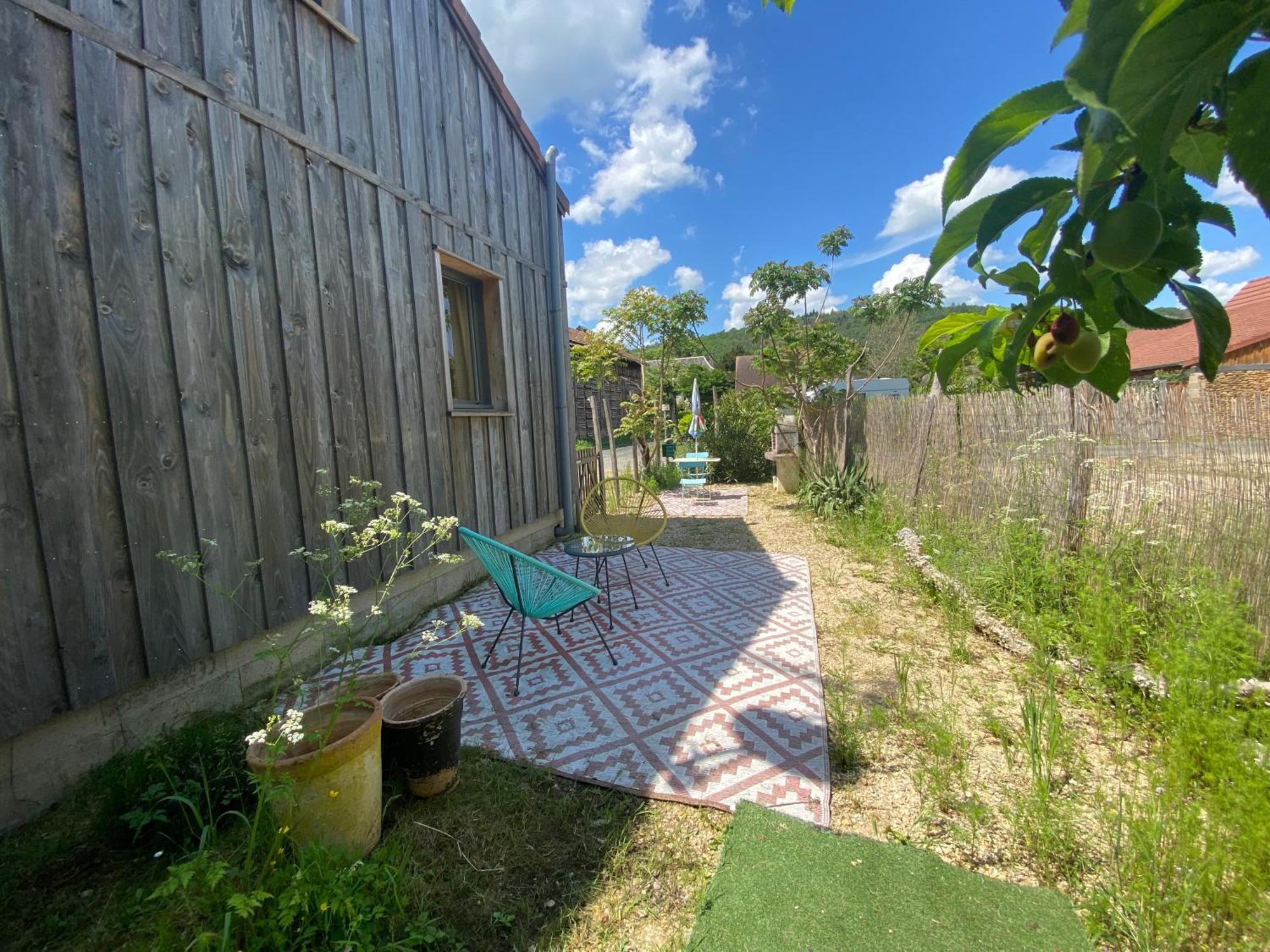 Valojoulx Gite Wildflower Lane מראה חיצוני תמונה